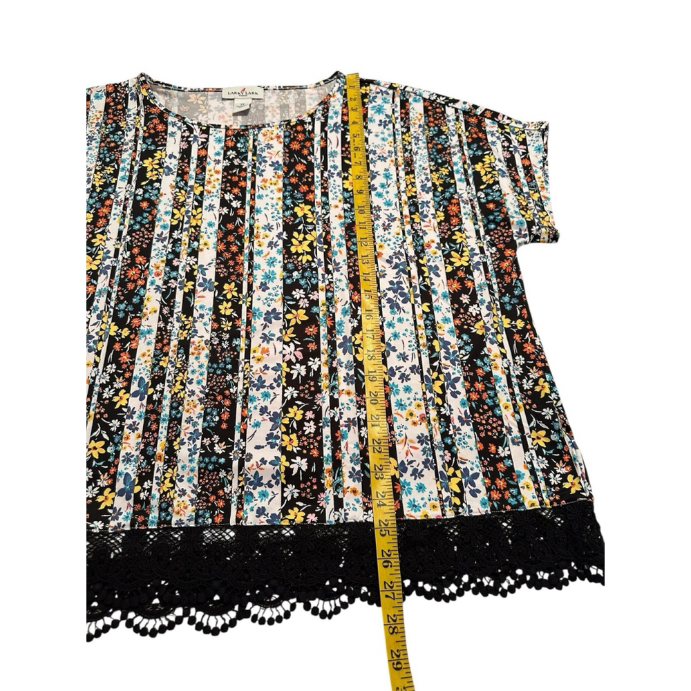 Larky Lark Floral Tunic Blouse Lace Hem Womens 1X Multicolor Short Sleeves - Picture 16 of 17